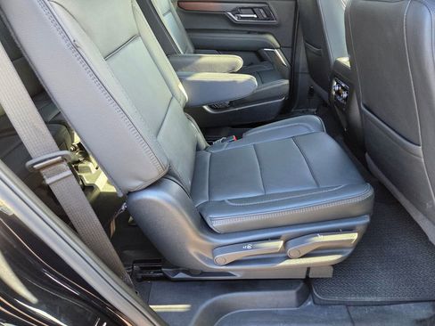 Used 2025 GMC Yukon Denali AWD/4WD image 21