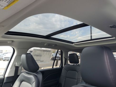 New 2026 Lincoln Aviator AWD image 10