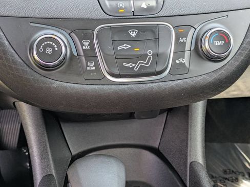 Used 2021 Chevrolet Malibu LS FWD image 22