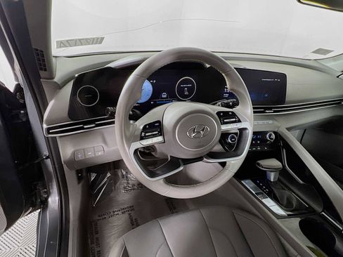 Certified 2023 Hyundai Elantra SEL w/ Convenience Package image 11