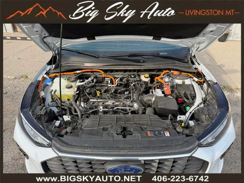 Used 2025 Ford Escape SE w/ Class II Trailer Tow Package FWD image 10
