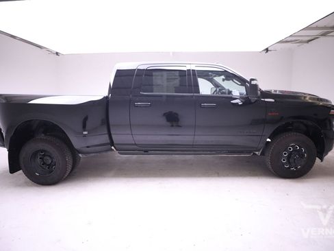 New 2025 RAM 3500 Laramie image 7