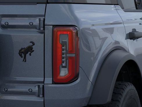 New 2025 Ford Bronco Outer Banks w/ Black Appearance Package image 23