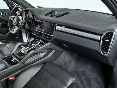 Certified 2023 Porsche Cayenne image 25
