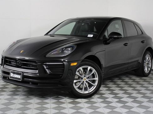 Used 2025 Porsche Macan image 1