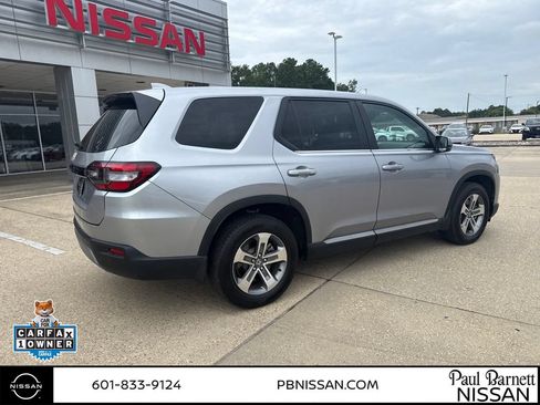 Used 2025 Honda Pilot EX-L image 6