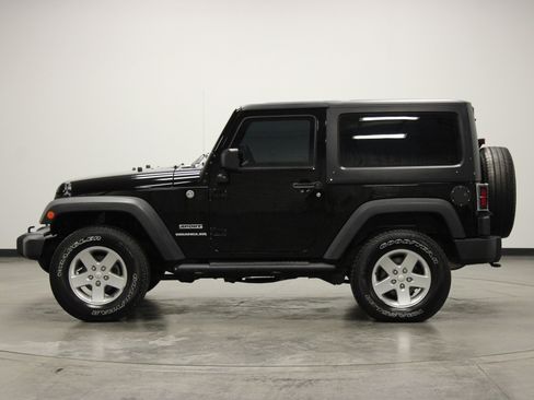 Used 2015 Jeep Wrangler Sport w/ Mopar Black Appearance Group AWD/4WD image 5