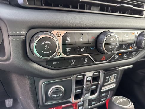 New 2025 Jeep Gladiator Rubicon image 43