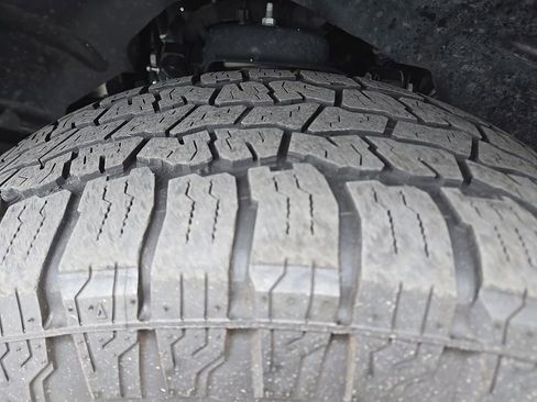 Used 2022 RAM 1500 Laramie AWD/4WD image 14