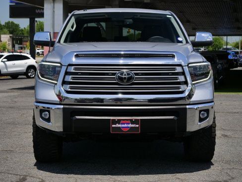 Used 2019 Toyota Tundra Limited w/ Limited Premium Package AWD/4WD image 5