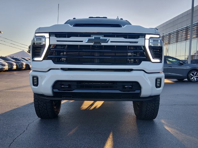 Used 2024 Chevrolet Silverado 2500 LTZ w/ LTZ Plus Package AWD/4WD image 8