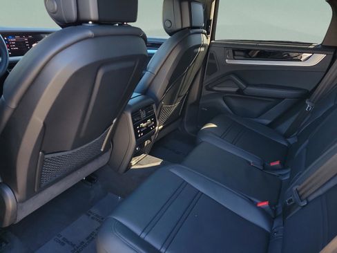 Used 2024 Porsche Cayenne S image 14