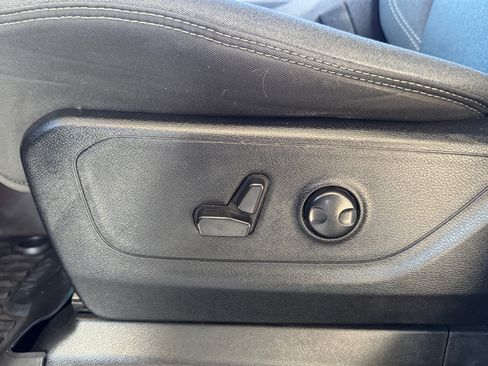 Used 2022 RAM 1500 Big Horn w/ Night Edition RWD image 10