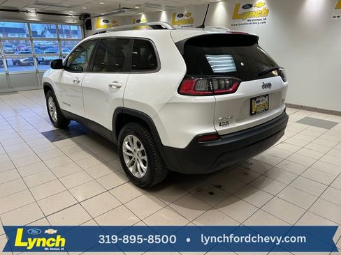 Used 2019 Jeep Cherokee Latitude w/ Cold Weather Group image 16
