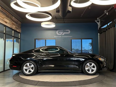 Used 2015 Ford Mustang Coupe RWD image 2