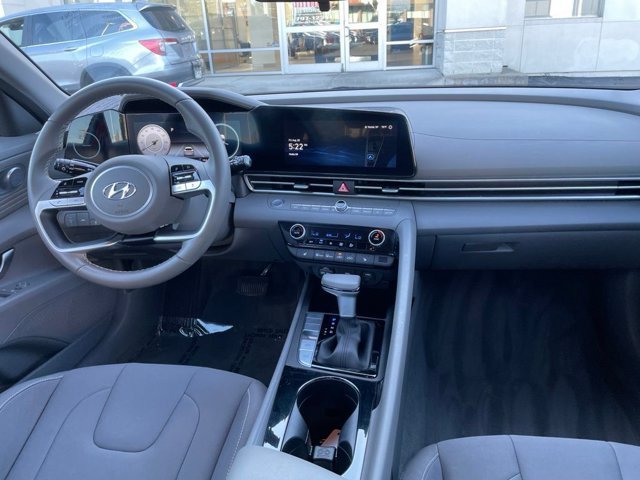 Used 2023 Hyundai Elantra SEL w/ Convenience Package FWD image 6