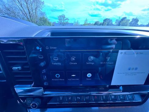 Used 2024 Chevrolet Silverado 2500 ZR2 w/ Technology Package image 24