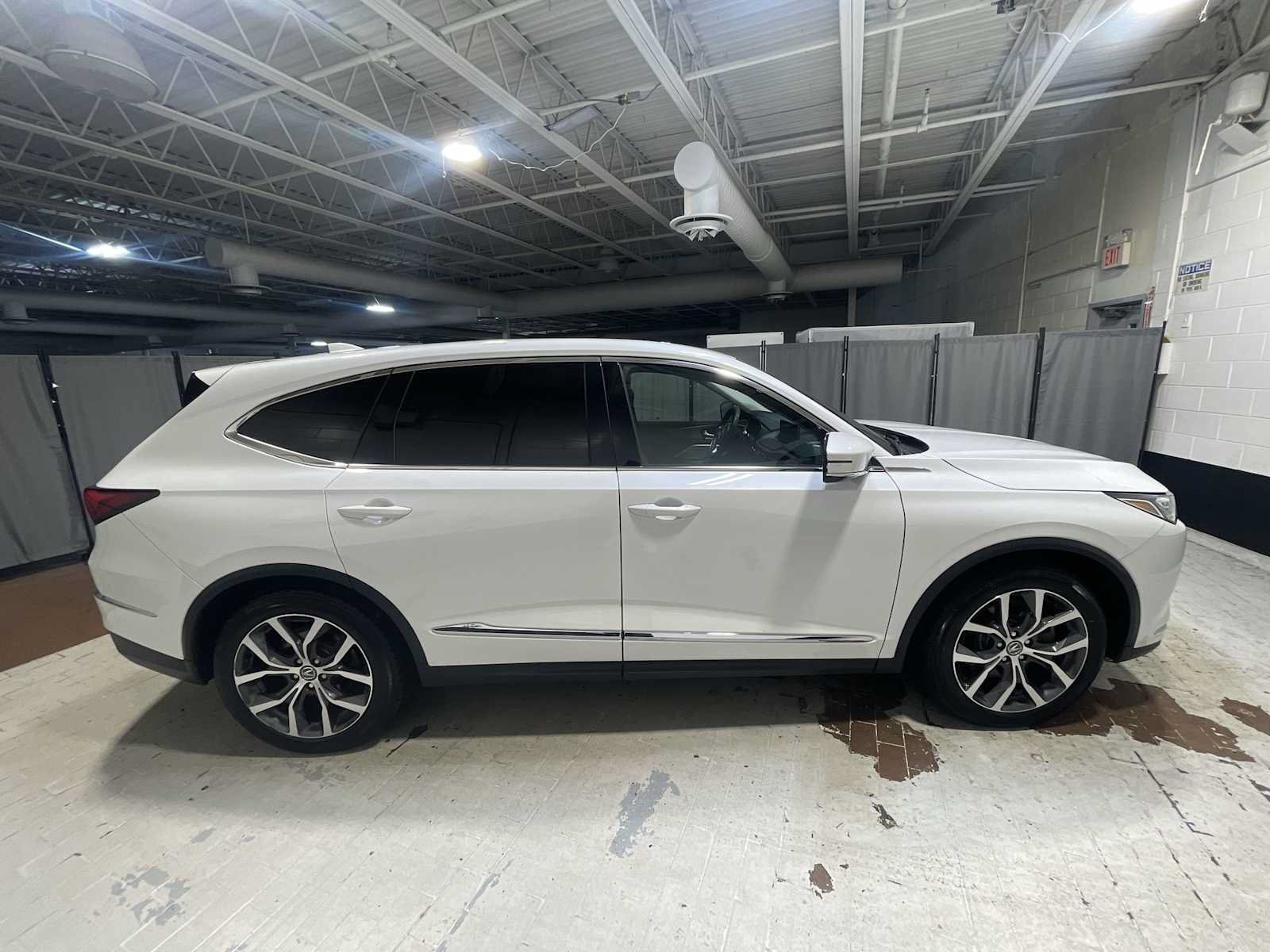 Used 2022 Acura MDX w/ Technology Package AWD/4WD image 26