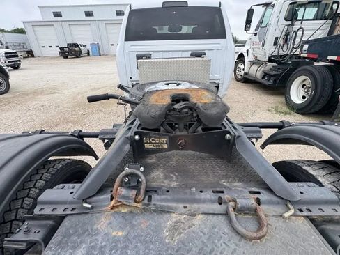 Used 2022 RAM 5500 Tradesman w/ Chrome Appearance Group AWD/4WD image 3