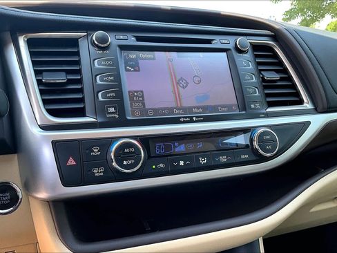 Used 2015 Toyota Highlander Limited Platinum image 37