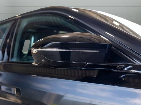 Used 2024 BMW i7 M70 AWD/4WD image 12