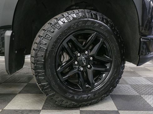 Used 2022 Chevrolet Silverado 1500 LT Trail Boss w/ Safety Package AWD/4WD image 16