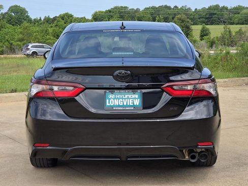 Used 2023 Toyota Camry SE FWD image 5