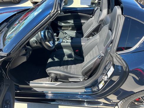 Certified 2025 MAZDA MX-5 Miata RF Club w/ Interior Package RWD image 17