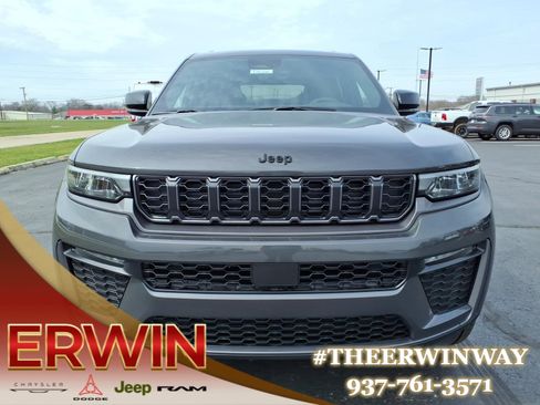 New 2026 Jeep Grand Cherokee Limited w/ Limited Altitude Package AWD/4WD image 2