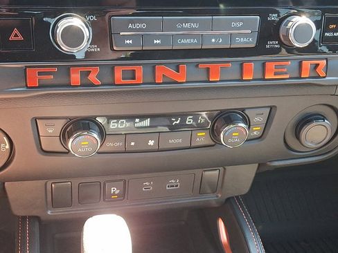 Used 2025 Nissan Frontier PRO-4X AWD/4WD image 16