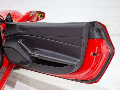 Used 2018 Ferrari 488 GTB RWD image 39