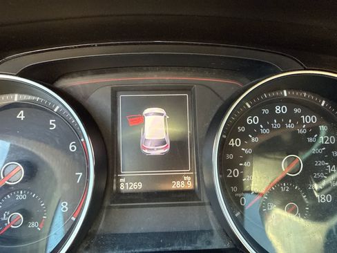 Used 2015 Volkswagen GTI SE w/ Lighting Package (SEL) FWD image 23