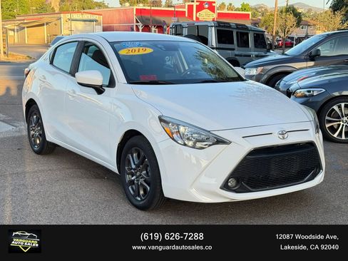 Used 2019 Toyota Yaris LE FWD image 1
