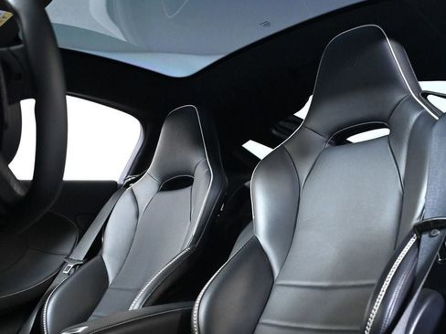 Used 2023 McLaren GT RWD image 17
