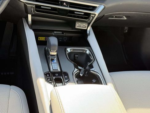 Used 2025 Lexus RX 350h w/ Convenience Package AWD/4WD image 19