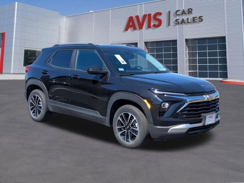 Used 2025 Chevrolet TrailBlazer LT AWD/4WD image 3