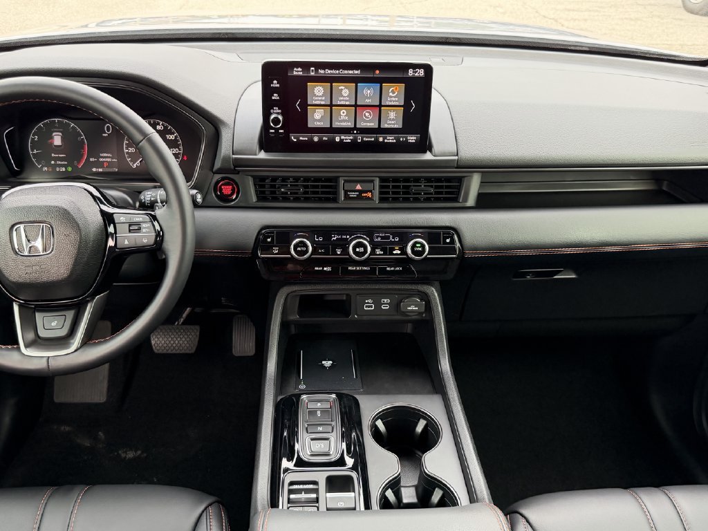 Certified 2025 Honda Pilot TrailSport image 15