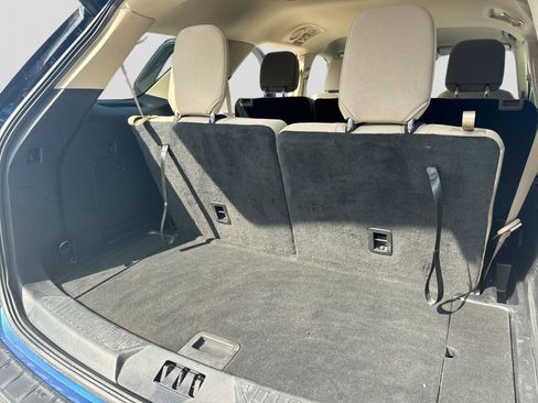 Used 2022 Ford Explorer XLT w/ Class IV Trailer Tow Package AWD/4WD image 37