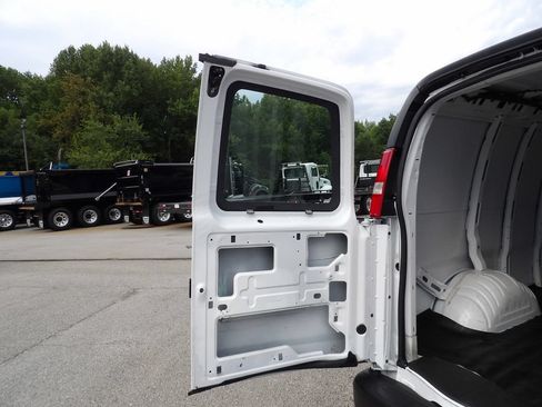 Used 2020 Chevrolet Express 2500 w/ Driver Convenience Package RWD image 40