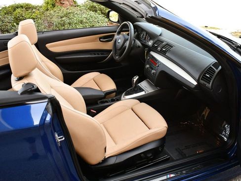 Used 2013 BMW 135i Convertible image 17