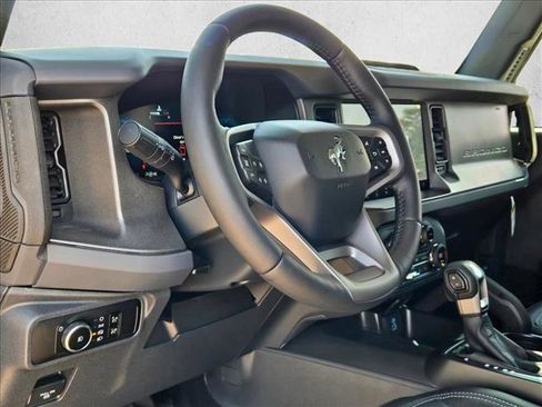 New 2025 Ford Bronco Badlands image 3