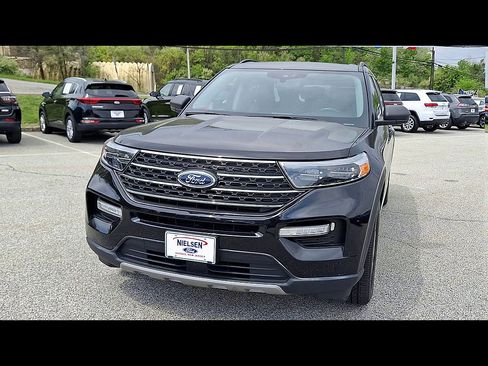 Certified 2022 Ford Explorer XLT w/ Equipment Group 202A AWD/4WD image 3