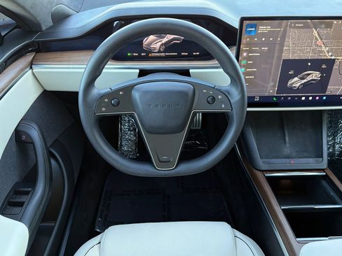 Used 2021 Tesla Model S Plaid image 13