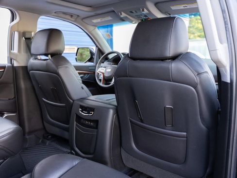 Used 2019 Cadillac Escalade Premium Luxury w/ Escalade Sport Edition AWD/4WD image 27