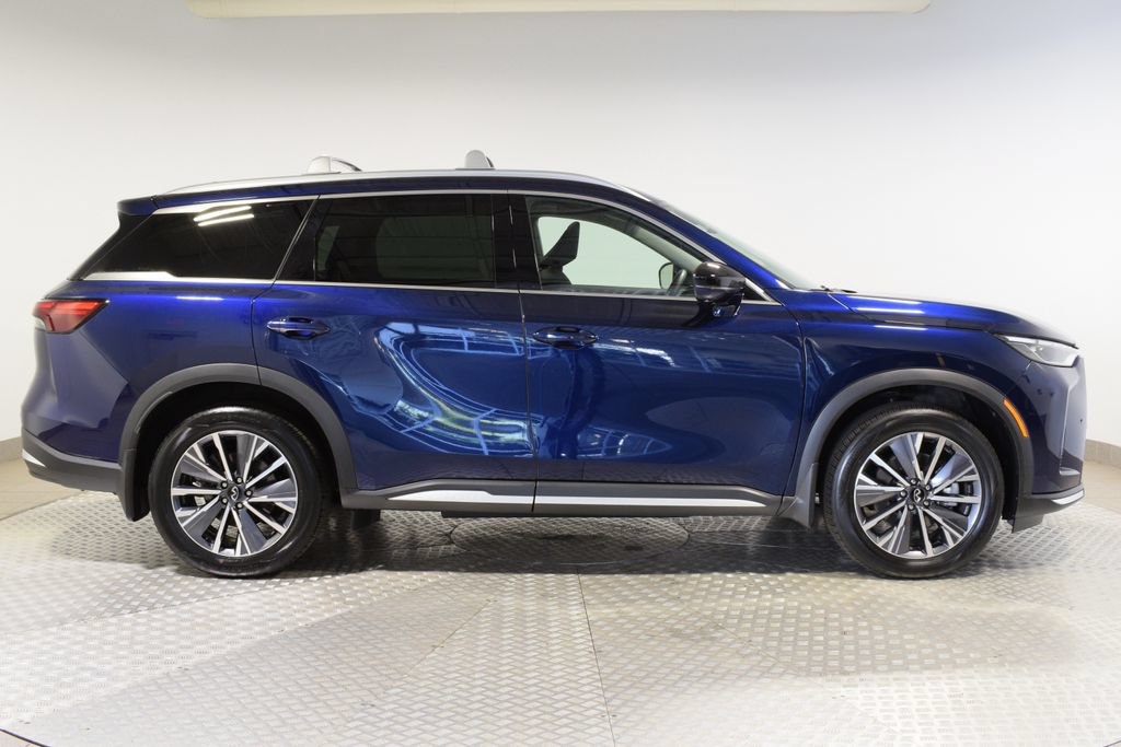 Certified 2026 INFINITI QX60 Luxe w/ Family Package AWD/4WD image 3