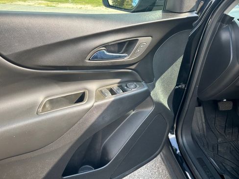 Used 2023 Chevrolet Equinox LT image 12