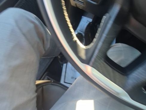 Used 2025 Jeep Grand Cherokee Limited image 11