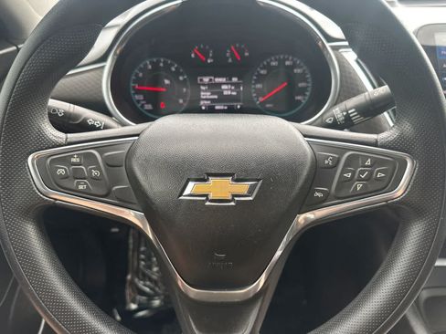 Used 2020 Chevrolet Malibu LT FWD image 24