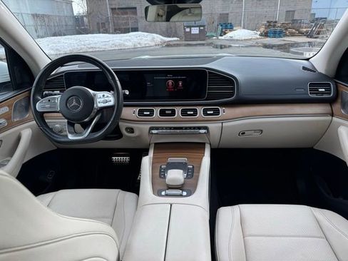 Used 2022 Mercedes-Benz GLS 450 4MATIC image 16