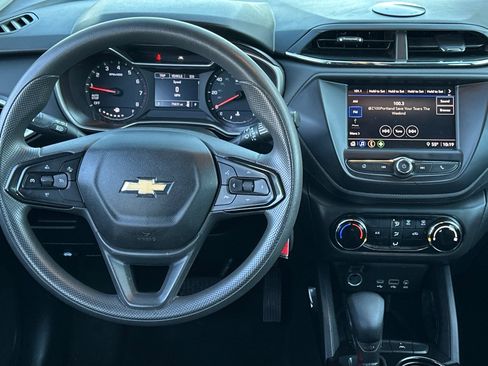 Used 2021 Chevrolet TrailBlazer LS image 14